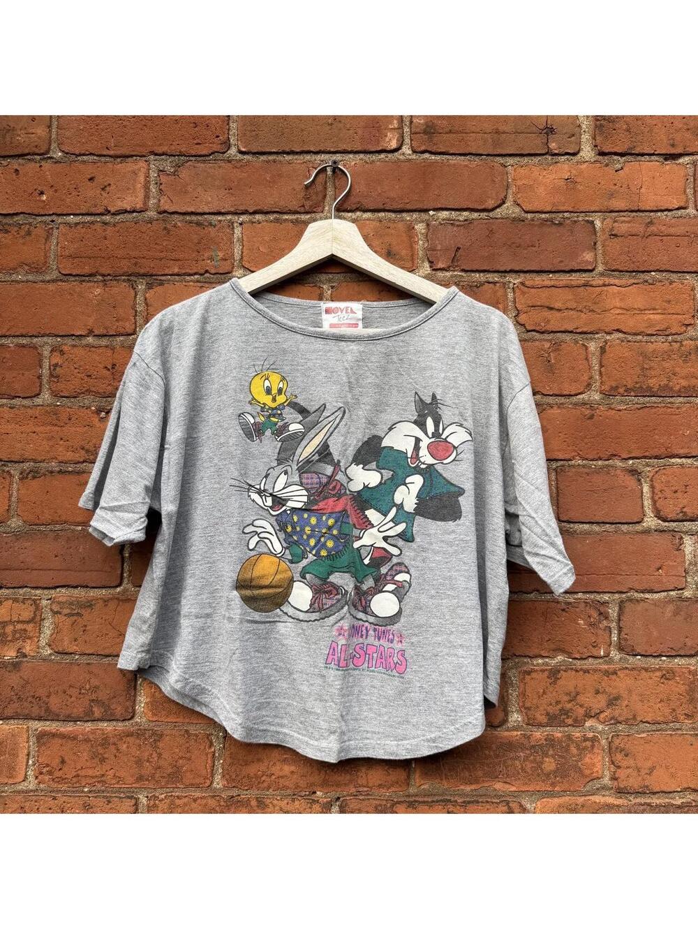 vintage looney tunes all stars womenโs t shirt 1995 M